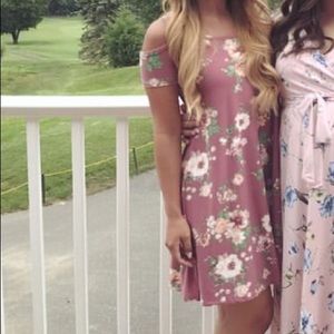 Great condition! Floral Mauve colored dress